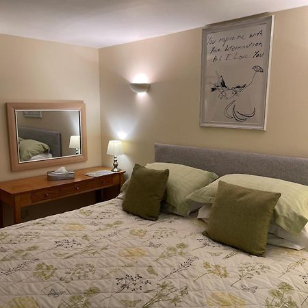 Ground Floor Garden Cottage, Near Stonehenge Shrewton المظهر الخارجي الصورة