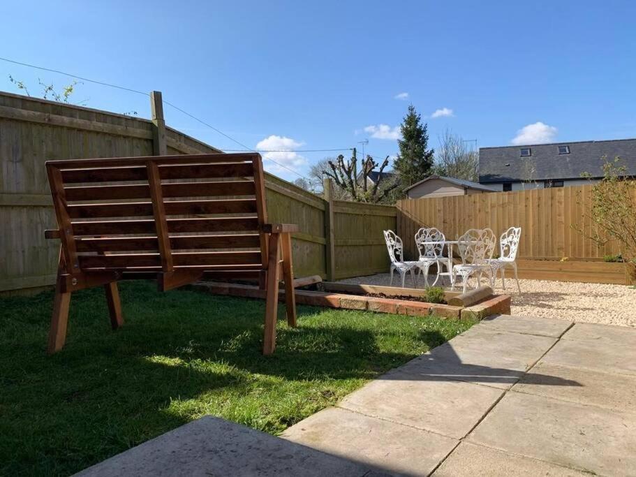 Ground Floor Garden Cottage, Near Stonehenge Shrewton المظهر الخارجي الصورة