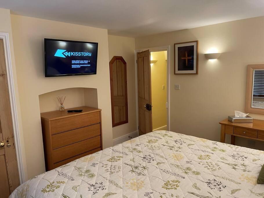 Ground Floor Garden Cottage, Near Stonehenge Shrewton المظهر الخارجي الصورة