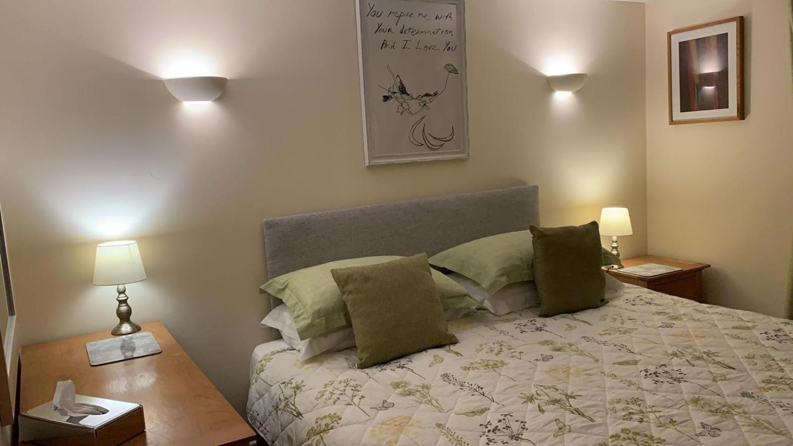 Ground Floor Garden Cottage, Near Stonehenge Shrewton المظهر الخارجي الصورة